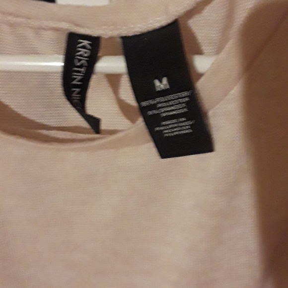 Cute light pink size medium top - Picture 2 of 4